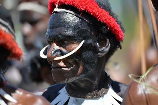 dani-man-on-style, Papua, Baliem valley cultural tour, Dan & lanny man on body painting, Pig tag, Mummy Wamena, Salt lake tour, Baliem valley, Jiwika village, Yali-elelim, Manggia rosie in Yakikma, Elelim Kab. Yalimo, Apahapsili District.